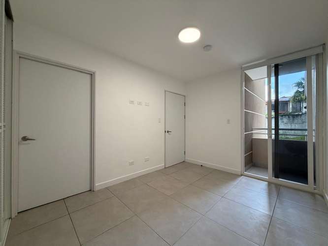 Apartamento con Parqueo techado, Refrigeradora y Amenidades de lujo! - Imagen 5