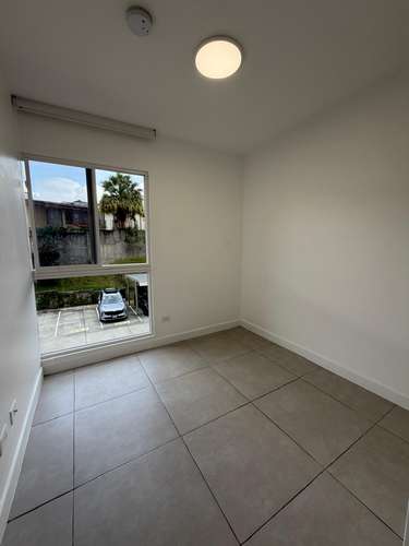 Apartamento con Parqueo techado, Refrigeradora y Amenidades de lujo! - Imagen 7
