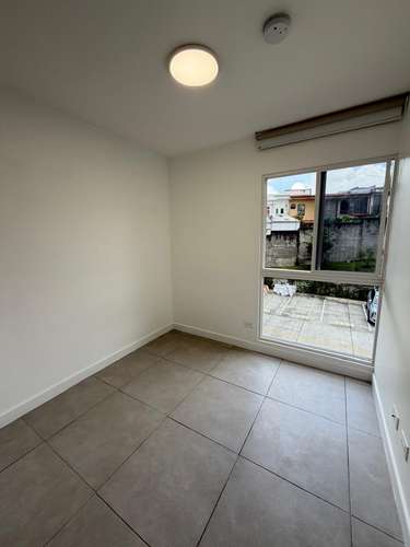 Apartamento con Parqueo techado, Refrigeradora y Amenidades de lujo! - Imagen 6