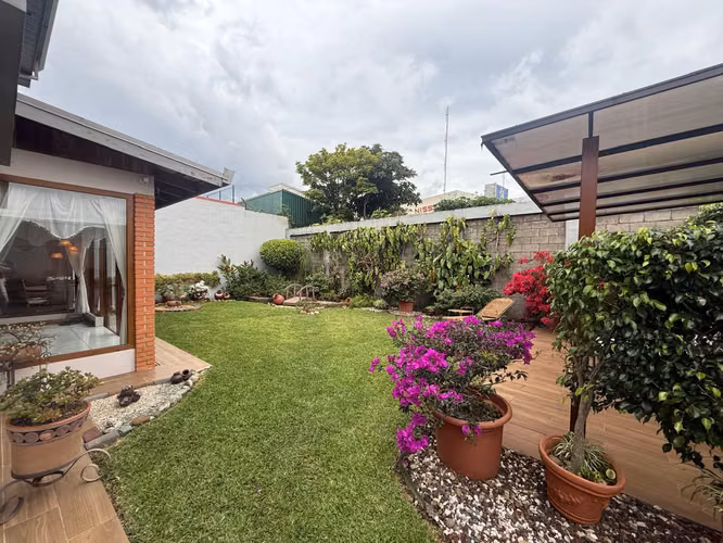 SE VENDE CASA EN MORAVIA