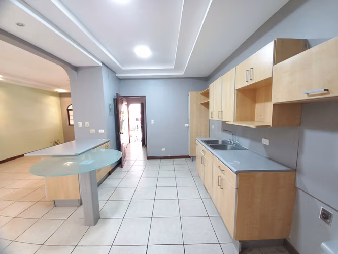Casa en Alquiler en Escazú | 3 Habitaciones | Condominio Privado - Imagen 6