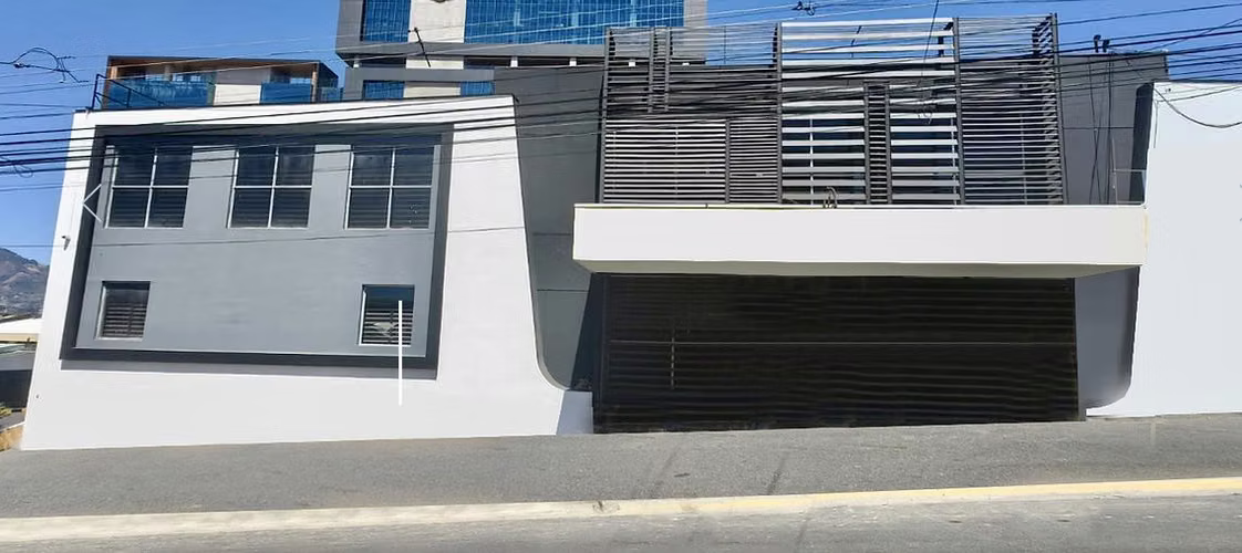 Edificio Comercial en Alquiler en La Sabana | 726 m² | 12 Parqueos - Imagen 1