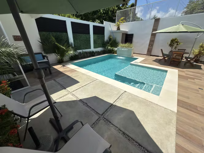 Se alquila casa en Playa Samara con Piscina propia. Casa independiente. Guanacaste.