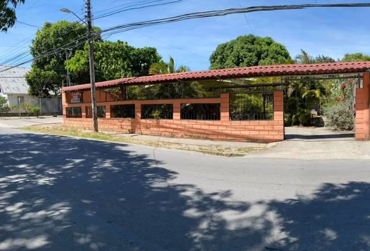 Se Vende Casa Amplia en Nicoya Centro - RA