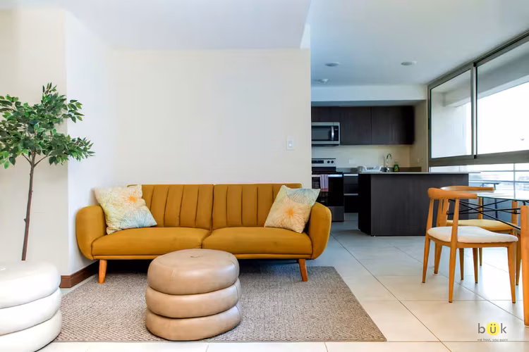 Apartamento amueblado 2 hab con balcón y vista en Los Yoses - Imagen 2