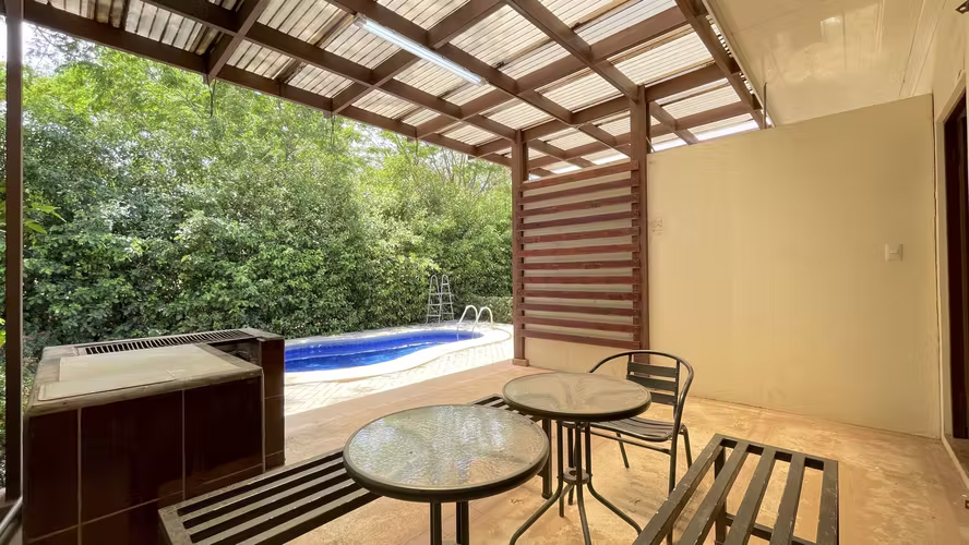 Propiedad en venta en Guanacaste con 3 apartamentos y piscina - Imagen 7