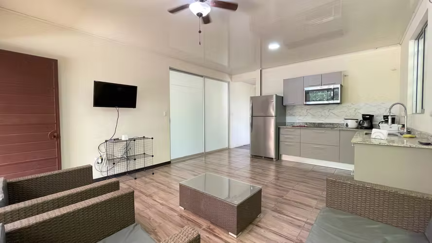 Propiedad en venta en Guanacaste con 3 apartamentos y piscina - Imagen 5