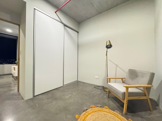 Alquiler de apartamento amueblado en condominio en URBN Escalante