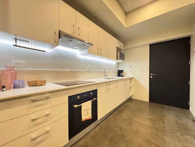 Alquiler de apartamento amueblado en condominio en URBN Escalante