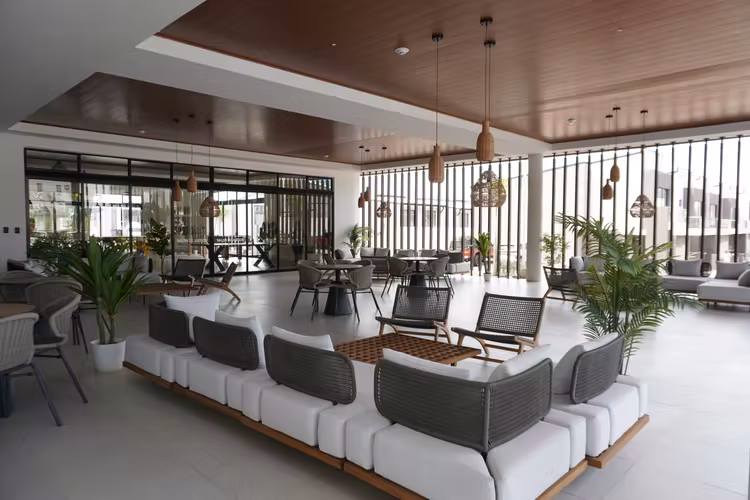 Casa en Lindora | 3 parqueos y amenidades de resort | $2,200 - Imagen 19