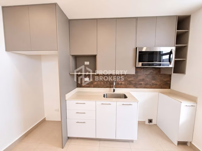 Venta de casa en Rio Oro de Santa Ana | 2 hab | Terraza 