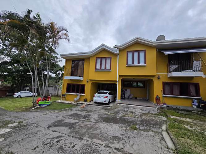 Propiedad con 2 casas a la venta en San Antonio de Escazú
