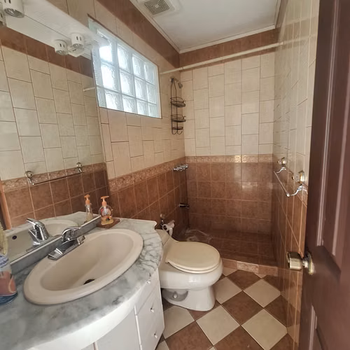 Alquiler de casa en Geroma, Favorita Norte - frente a parque RH - Imagen 10