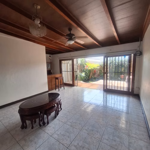 Alquiler de casa en Geroma, Favorita Norte - frente a parque RH - Imagen 2