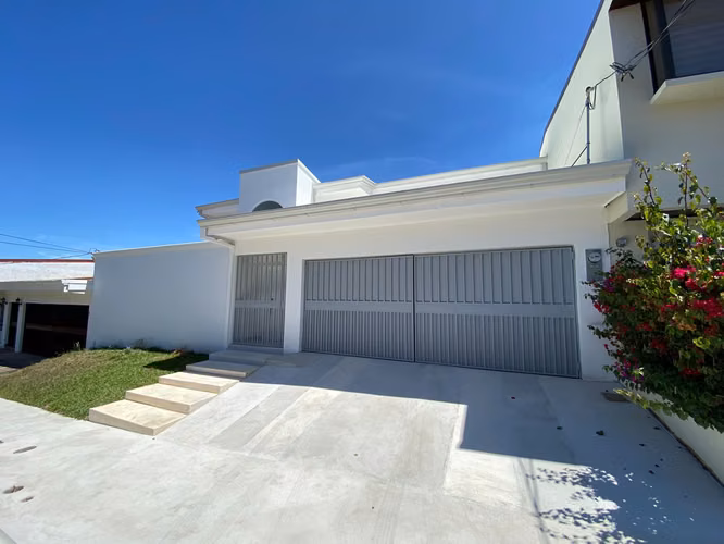 3 bedroom house in Lomas de Ayarco, Curridabat