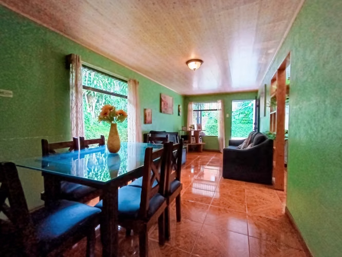 Restaurante en Venta en Poás– Negocio Activo + Casa + Patente de Licores + Terreno 1.052 m²