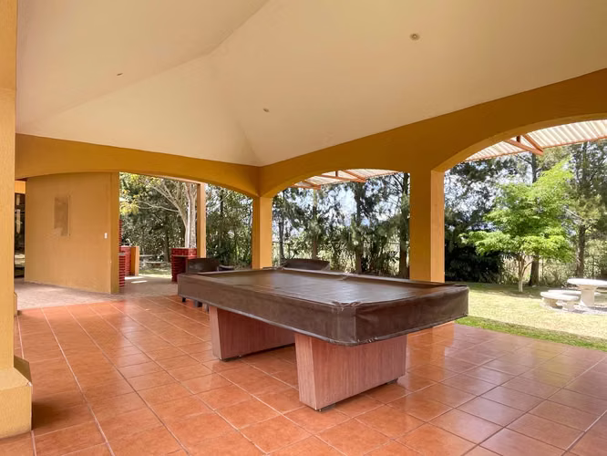 Venta de lote exclusivo en condominio colonial - Imagen 5