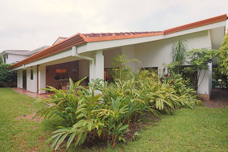 Venta Casa en Condominio Exclusivo en Santa Ana - Imagen 11