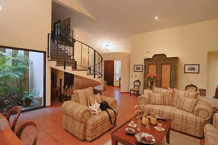 Venta Casa en Condominio Exclusivo en Santa Ana - Imagen 4