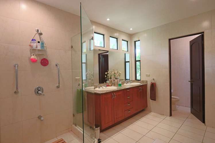 Venta Casa en Condominio Exclusivo en Santa Ana - Imagen 15