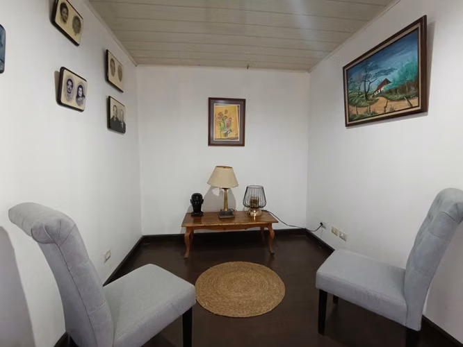 Casa en venta en Grecia, cerca de la Escuela Simón Bolívar | Ideal para vivir o invertir