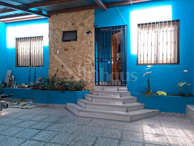 Casa de dos plantas con 4 habitaciones en Residencial los Geranios - id 43538 - Imagen 2