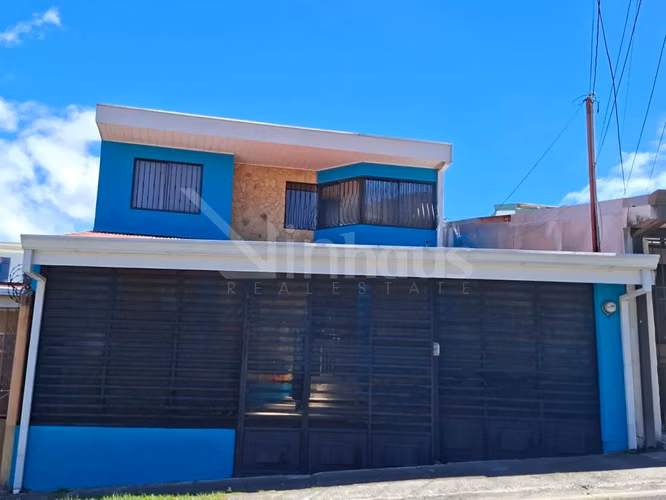 Casa de dos plantas con 4 habitaciones en Residencial los Geranios - id 43538 - Imagen 1