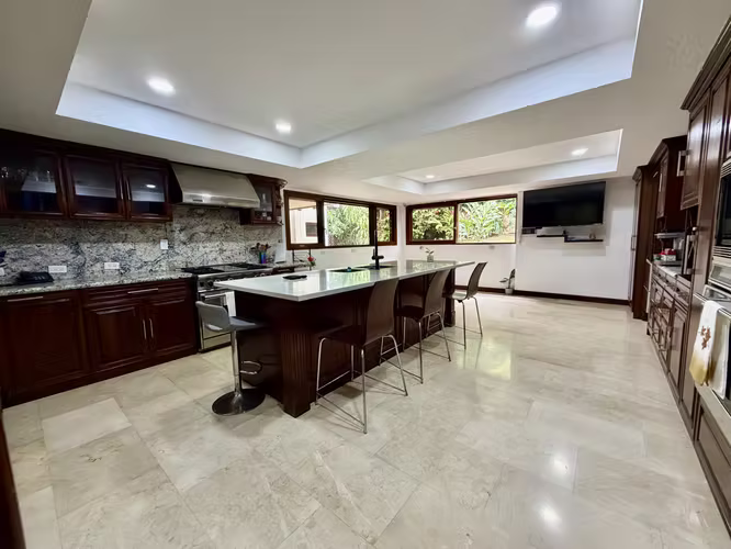 Santa Ana, Villareal hermosa y amplia casa con Piscina y Jacuzzi - Imagen 9
