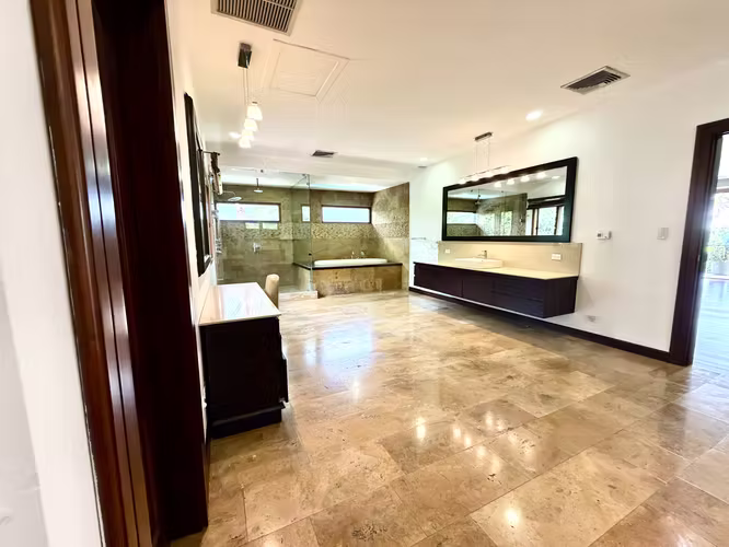 Santa Ana, Villareal hermosa y amplia casa con Piscina y Jacuzzi - Imagen 15