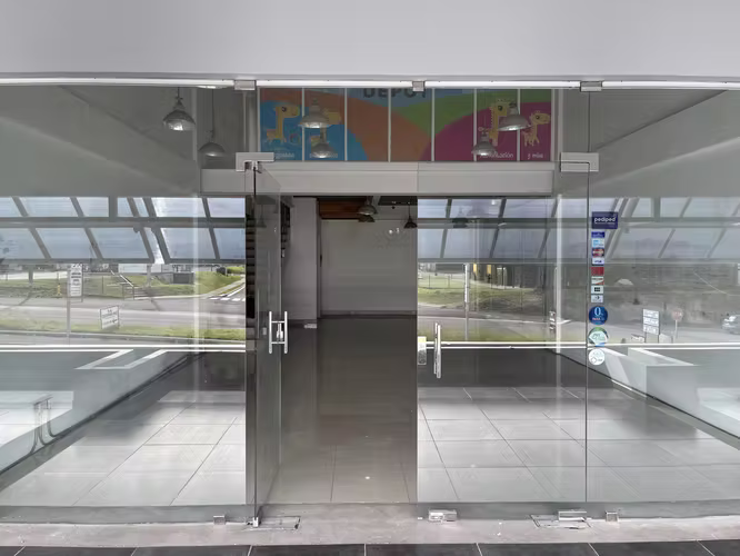 Local comercial en Lindora Santa Ana - Imagen 18