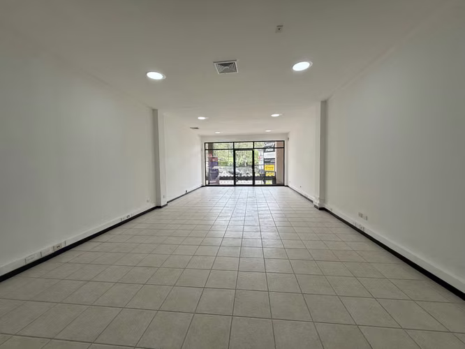 Alquiler de local comercial en Escazú - Imagen 1