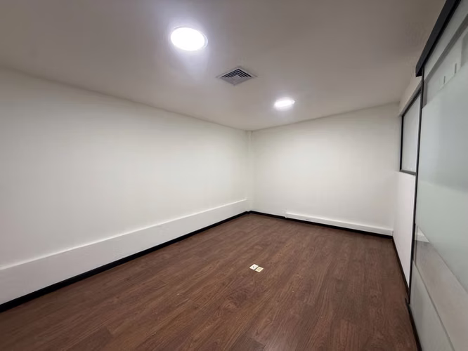 Alquiler de local comercial en Escazú - Imagen 11