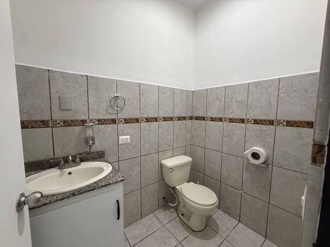 Alquiler de local comercial en Escazú - Imagen 6