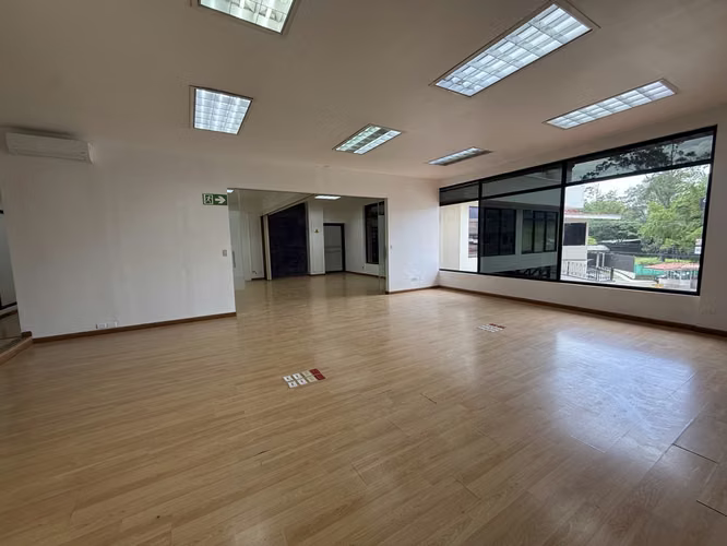 Alquiler de local comercial en Escazú - Imagen 13