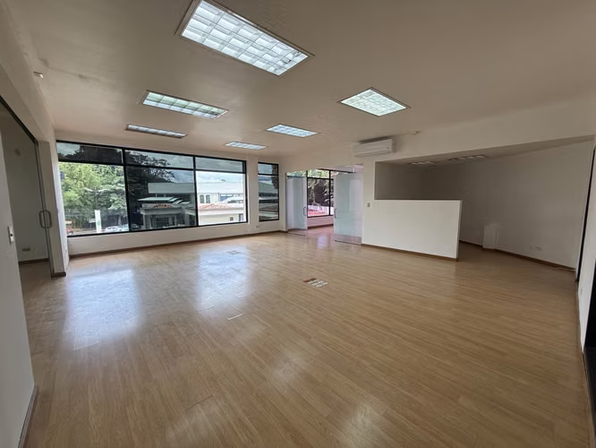 Alquiler de local comercial en Escazú - Imagen 10