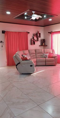 Casa De Lujo Amueblada En El Lago Arenal — Tilarán - Imagen 6