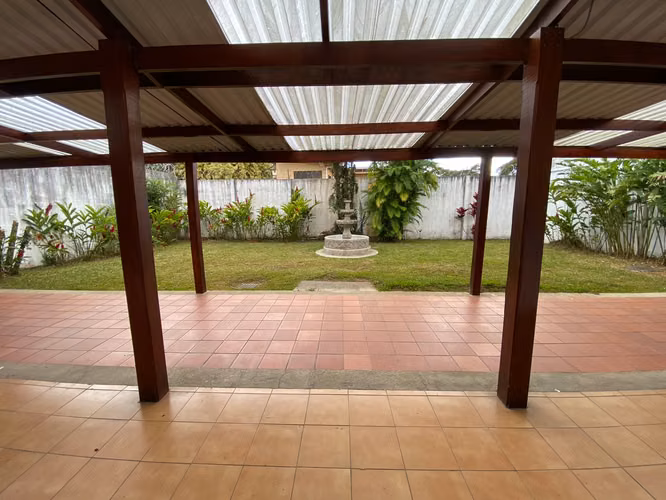 Casa Grande con Uso de Suelo Mixto - Imagen 11