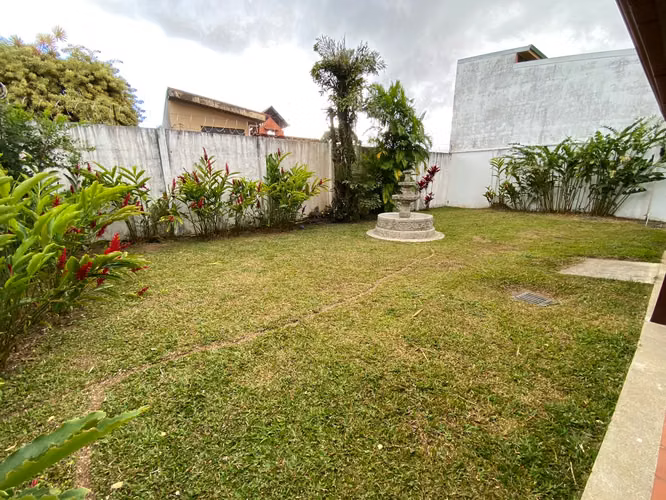 Casa Grande con Uso de Suelo Mixto - Imagen 12