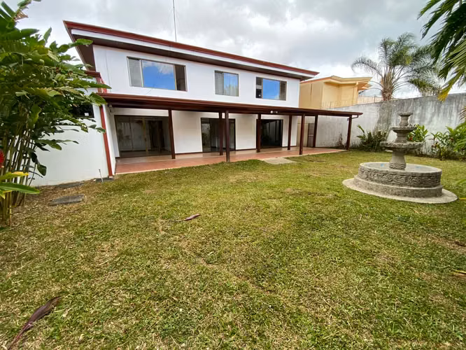 Casa Grande con Uso de Suelo Mixto - Imagen 4