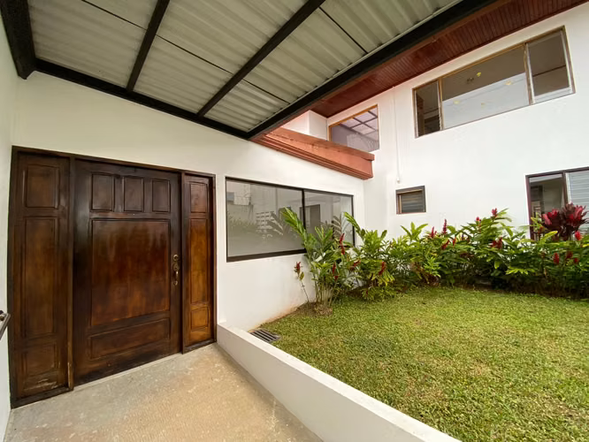 Casa Grande con Uso de Suelo Mixto - Imagen 6
