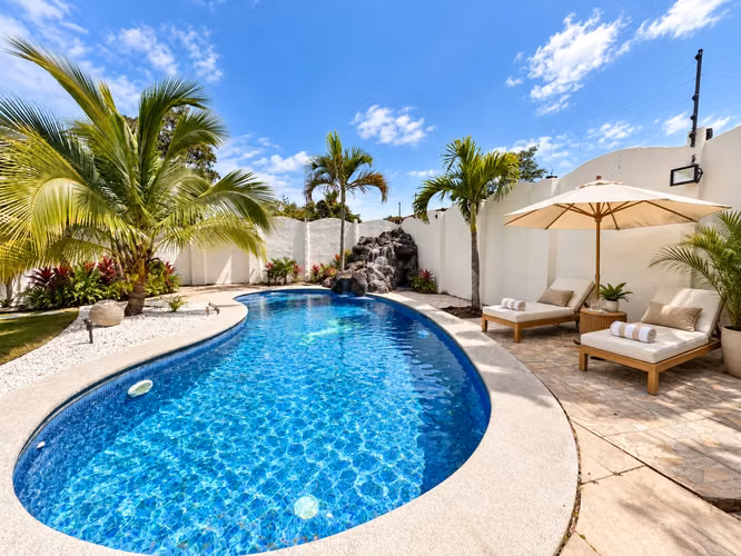 Casa Independiente con Piscina | Santa Ana