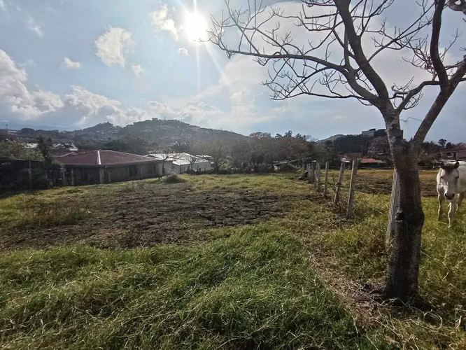 Lote en venta en Guachipelín ideal para proyecto! P527 - Imagen 3