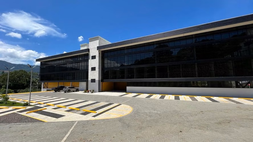 Santa Ana, Commercial or University Floor