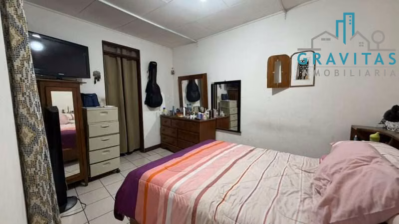 Venta de casa en Desamparados con apartamento y locales, 462m2 ID 2048