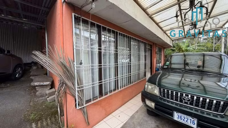 Venta de casa en Desamparados con apartamento y locales, 462m2 ID 2048