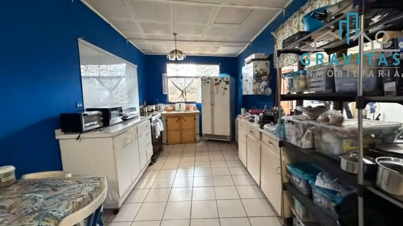 Venta de casa en Desamparados con apartamento y locales, 462m2 ID 2048