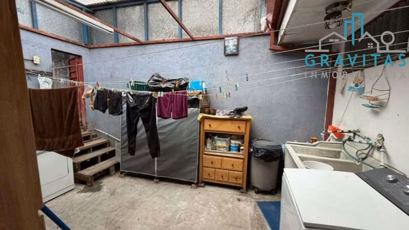 Venta de casa en Desamparados con apartamento y locales, 462m2 ID 2048