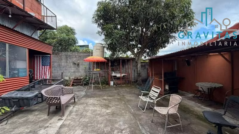 Venta de casa en Desamparados con apartamento y locales, 462m2 ID 2048