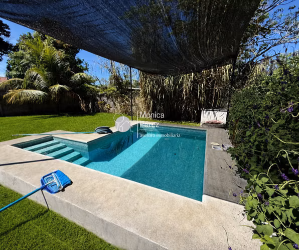 CASA DE PLAYA CON PISCINA EN VENTA