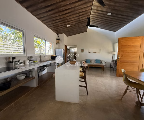 CASA DE PLAYA CON PISCINA EN VENTA